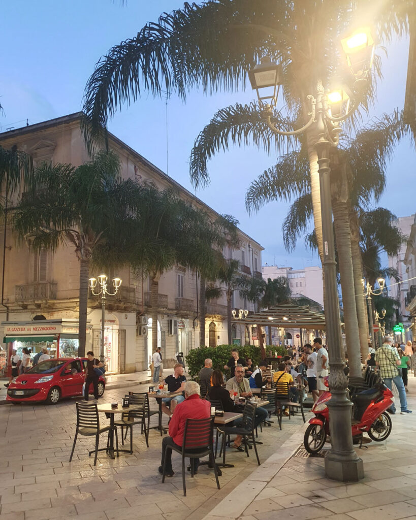 Evening street scene, Brindisi