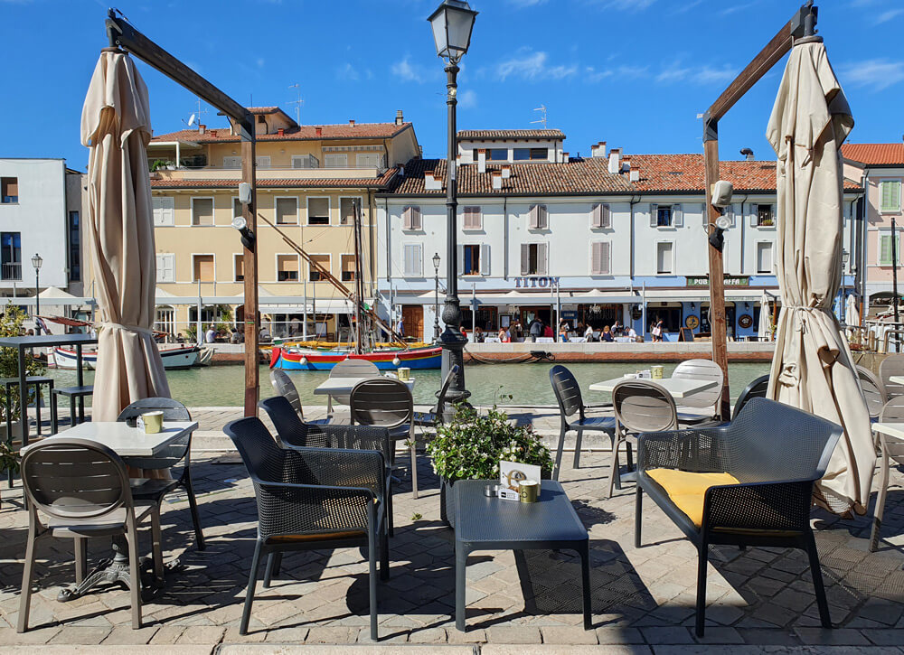 Canalside cafe tables, Cesenatico